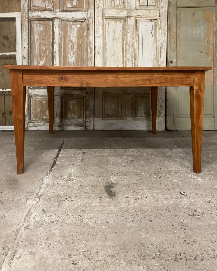 Quadratischer Teaktisch, 8–12 Personen, 1,50 x 1,50 m
