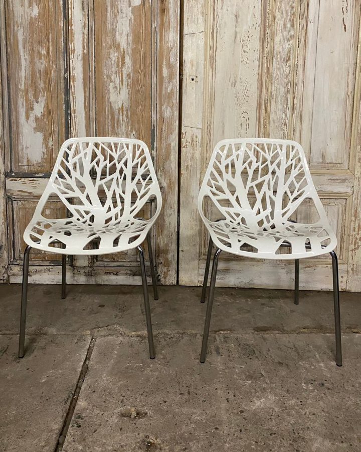 4 italienische Designstühle (Stil Fast „Forest"), weiß