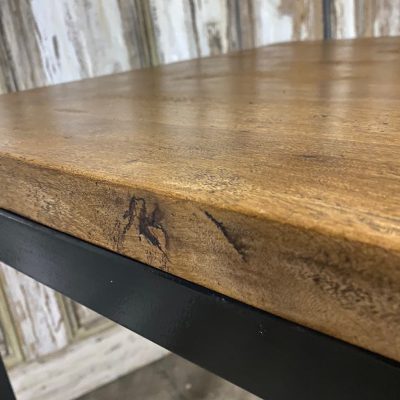 Tafel, eikenhout, wagonplanken, metalen onderstel. — foto 4